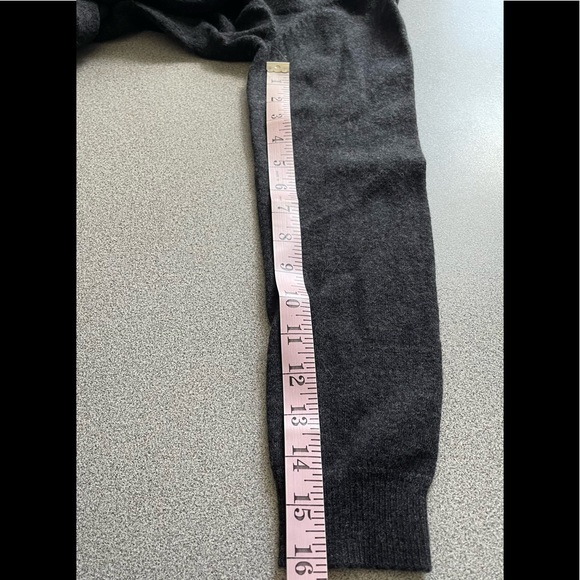 Rue Saint-Patrick Montreal Grey Marino Wool Sweater Size Medium - Picture 9 of 10